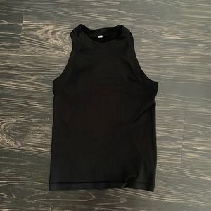 Athletic fitted tank top